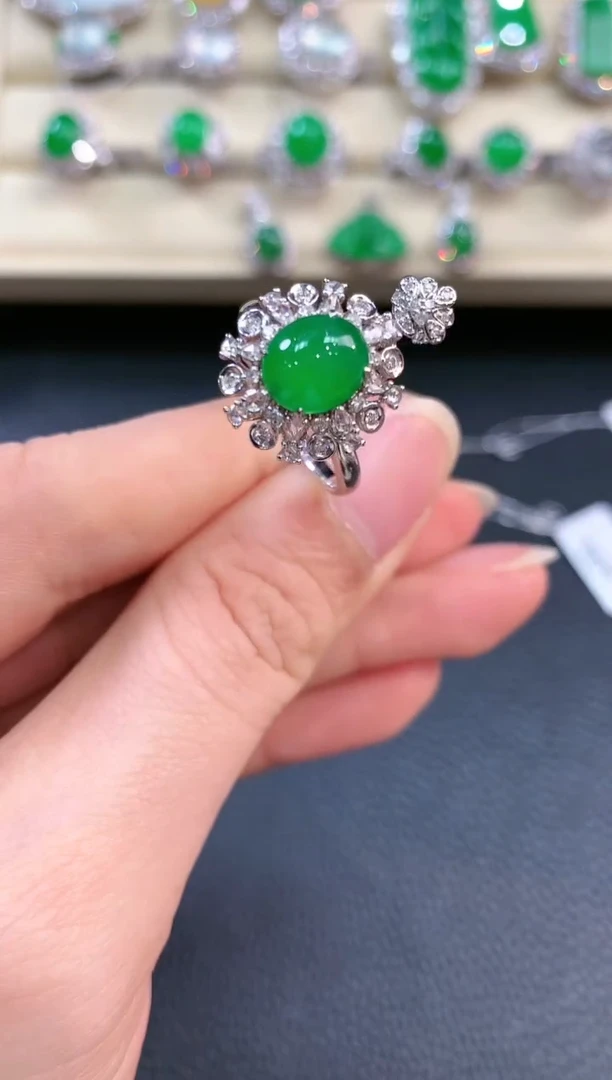 【闪购商品】翡翠戒指18K金镶嵌b112