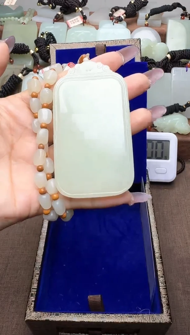 颈饰未镶嵌和田玉1