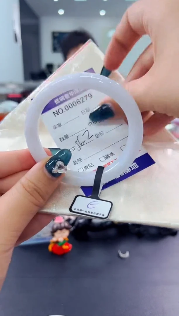 翡翠手镯未镶嵌天然缅甸A货翡翠