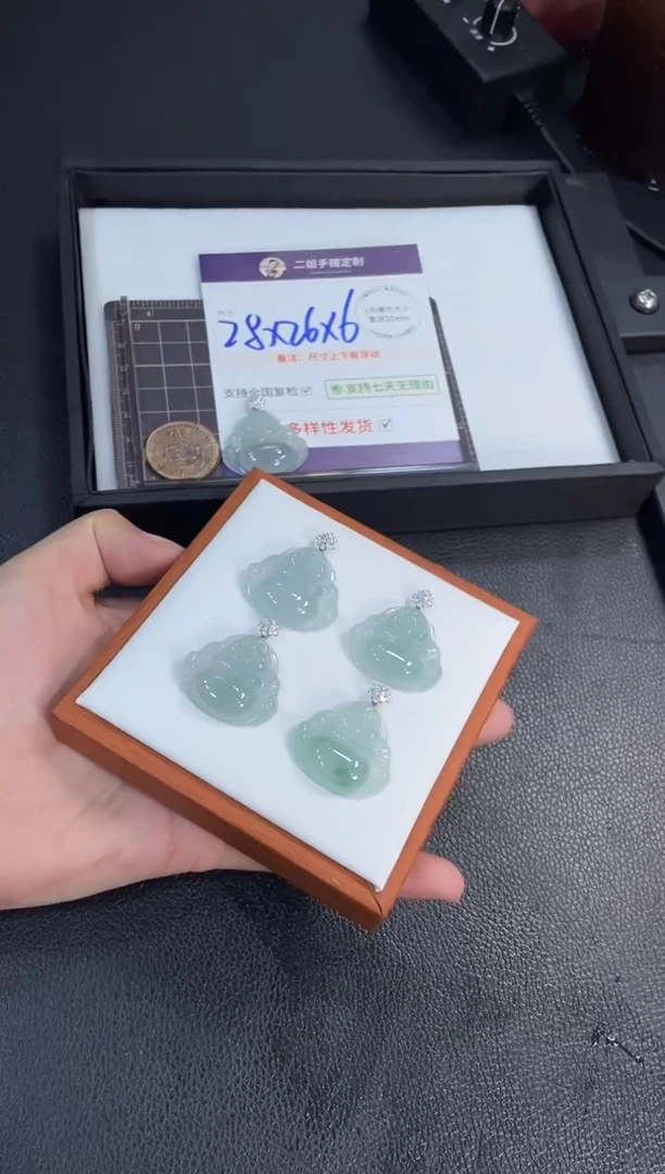 18K金镶嵌挂件翡翠佛公FL13@多样性发其一CP配绳