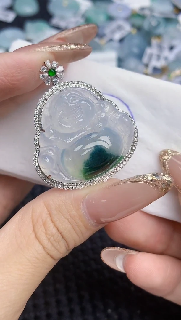 颈饰18K金镶嵌翡翠86   天然翡翠A货  百元以上9米证书费自理