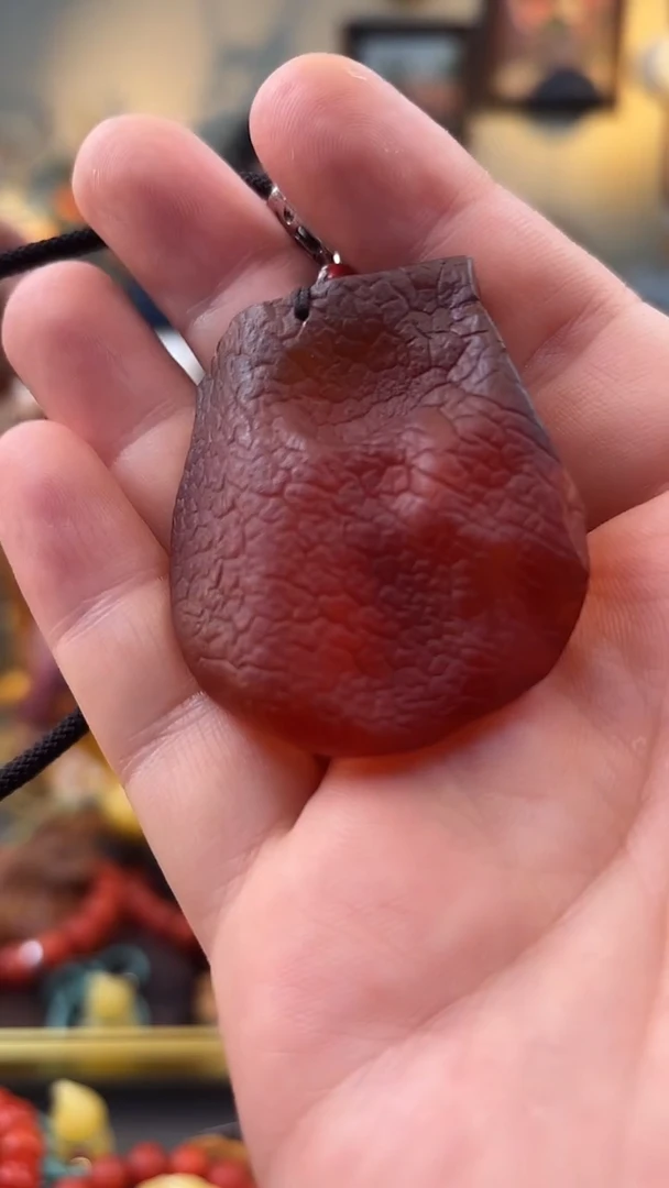 未镶嵌颈饰琥珀吊坠