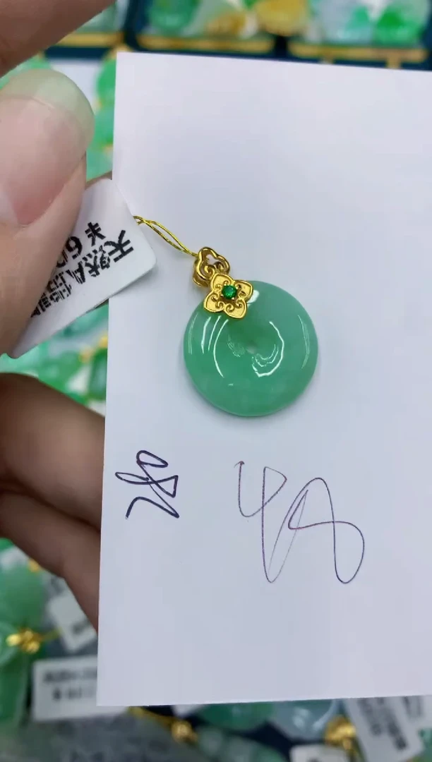 翡翠未镶嵌颈饰1111111111