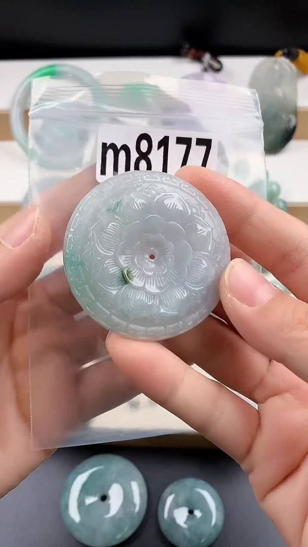 颈饰未镶嵌翡翠天然翡翠吊坠挂件