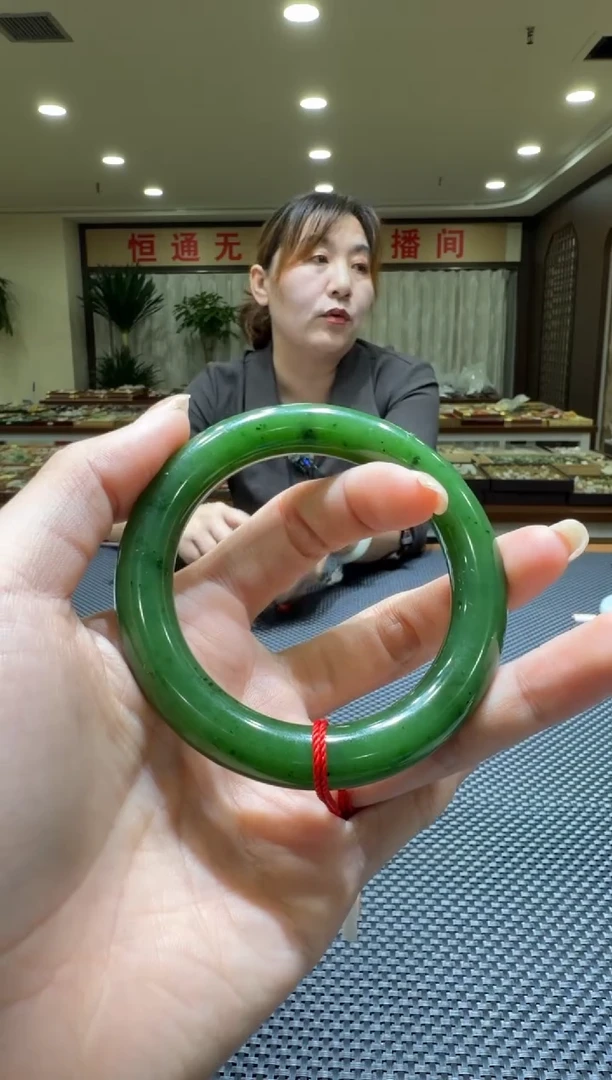 颈饰未镶嵌和田玉手镯56