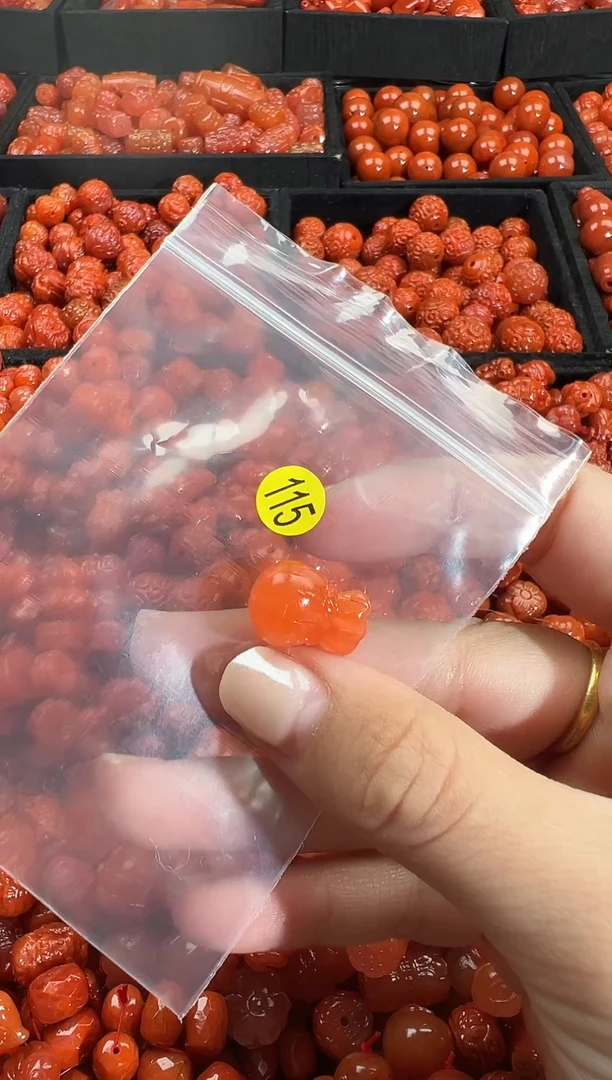 颈饰未镶嵌南红玛瑙1