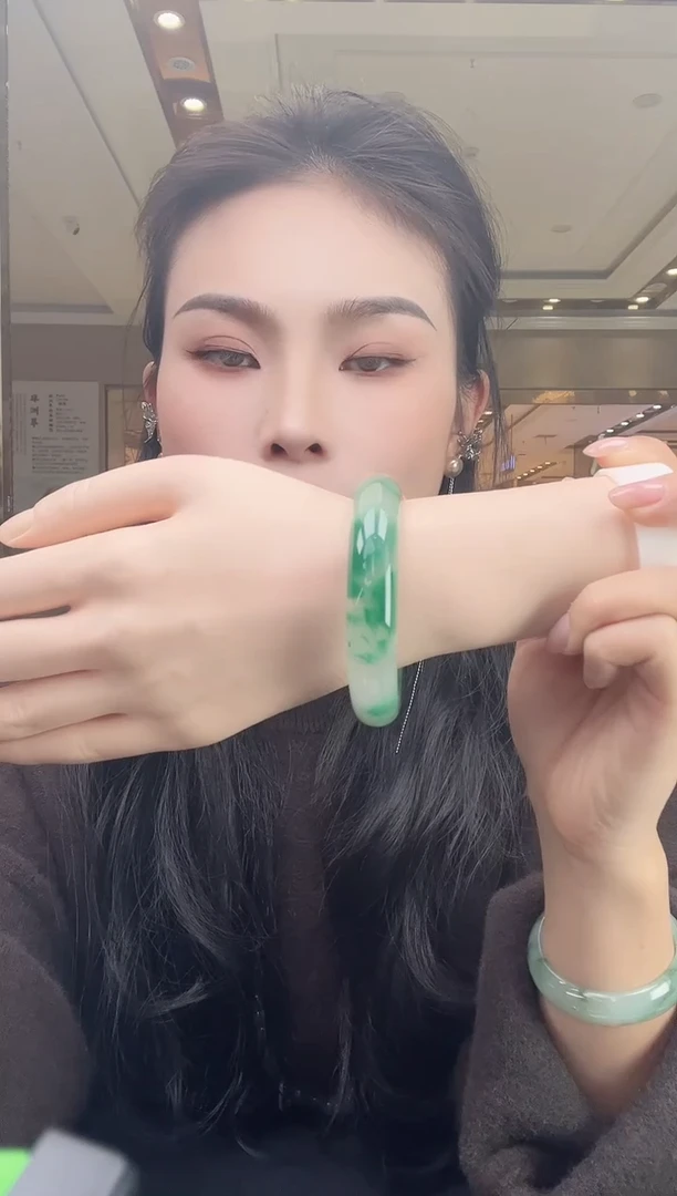 未镶嵌手镯石英质玉36