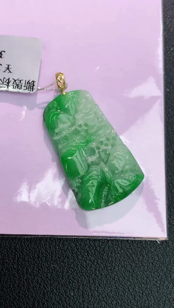 颈饰18K金镶嵌翡翠赠礼盒证书 丁丁