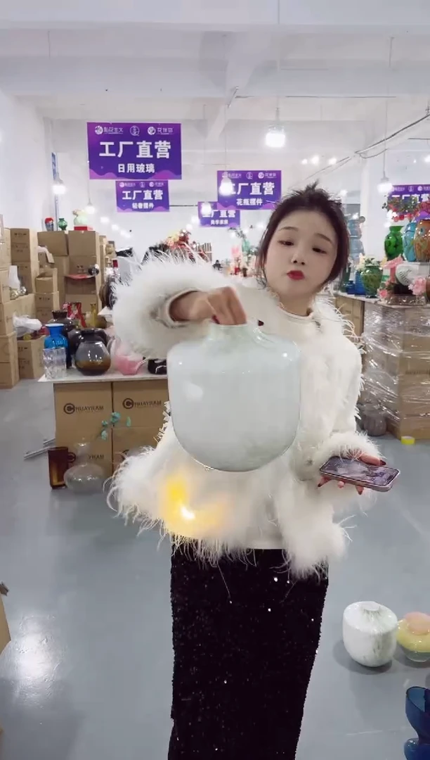 【闪购商品】玻璃私花花瓶微瑕-WRGE