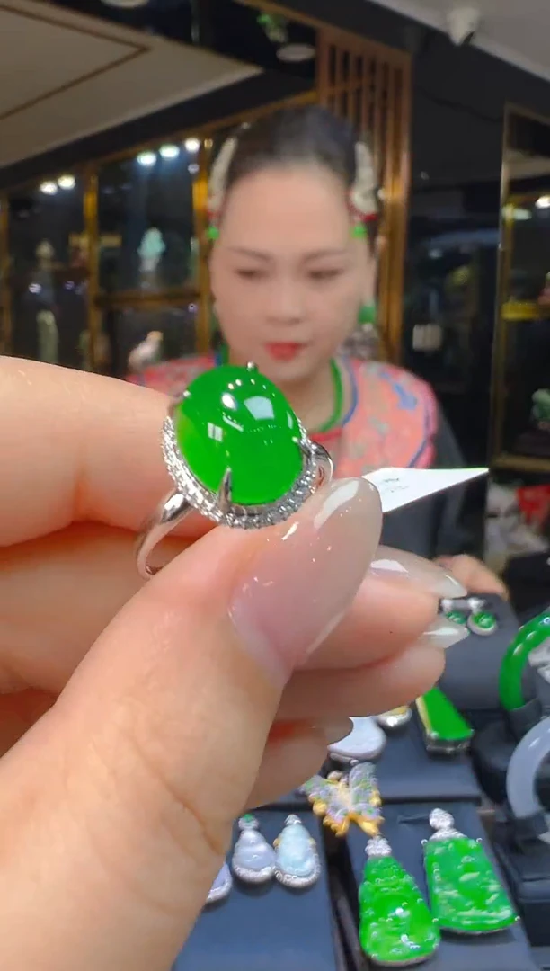 18K金镶嵌戒指翡翠035