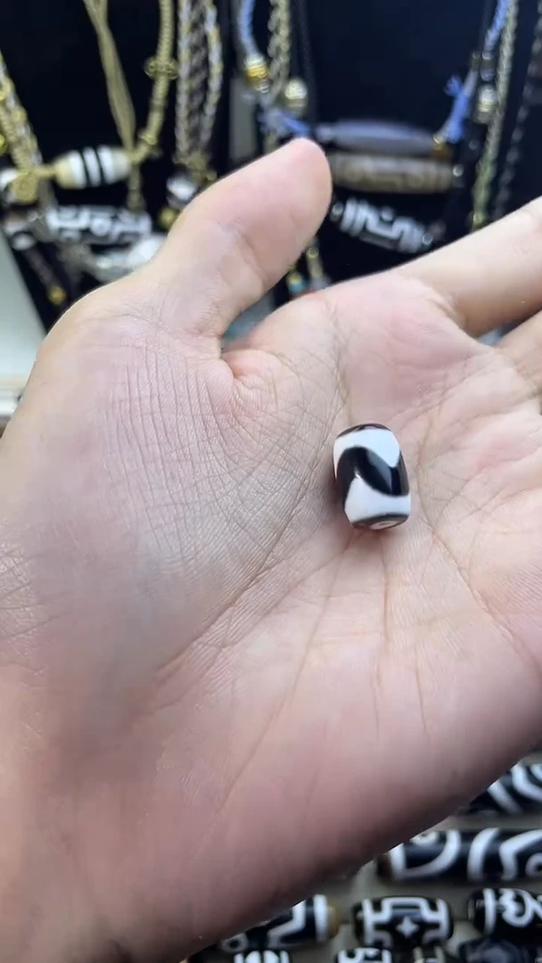 未镶嵌颈饰玛瑙/玉髓水纹