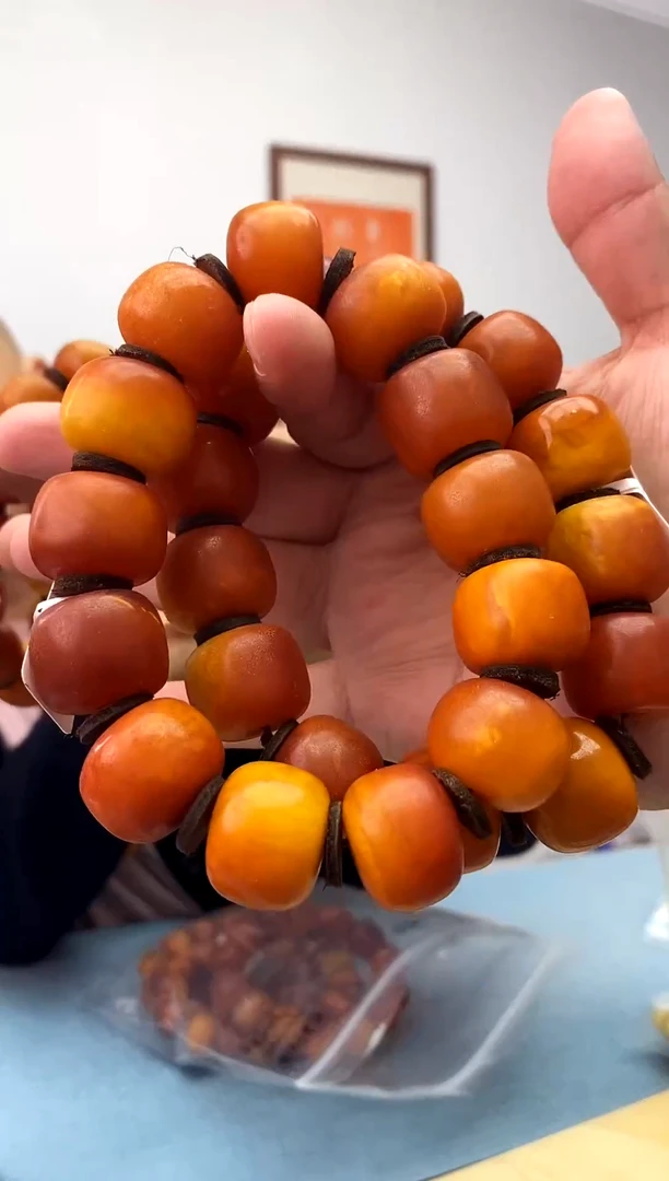 未镶嵌蜜蜡珠宝奇石假一罚十，微瑕多样性发一件065