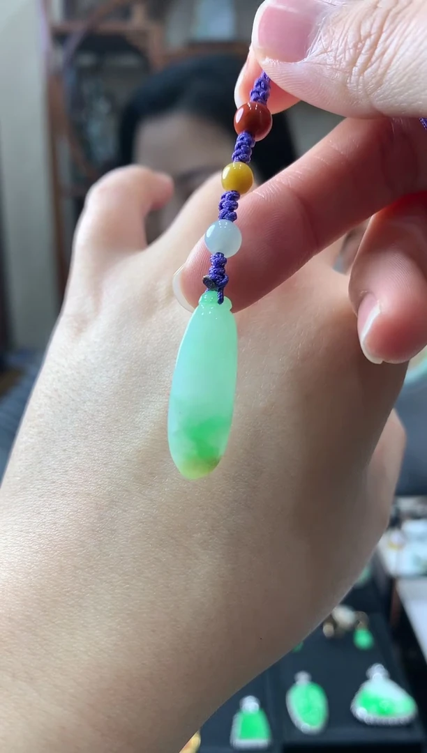 【闪购商品】翡翠吊坠(不含链)未镶嵌挂件