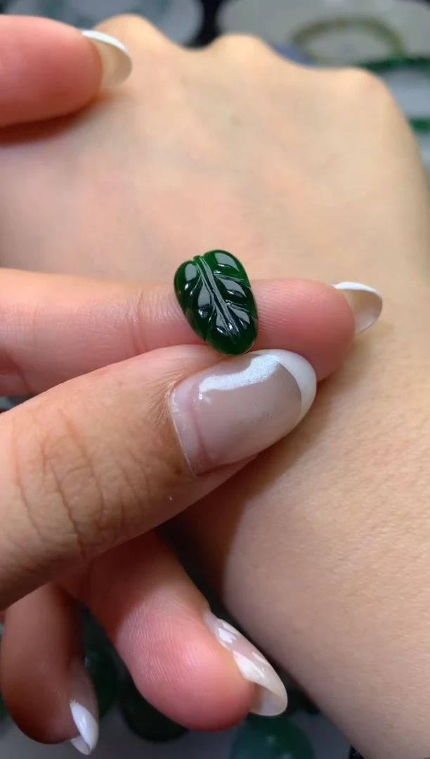 未镶嵌定制翡翠毛货