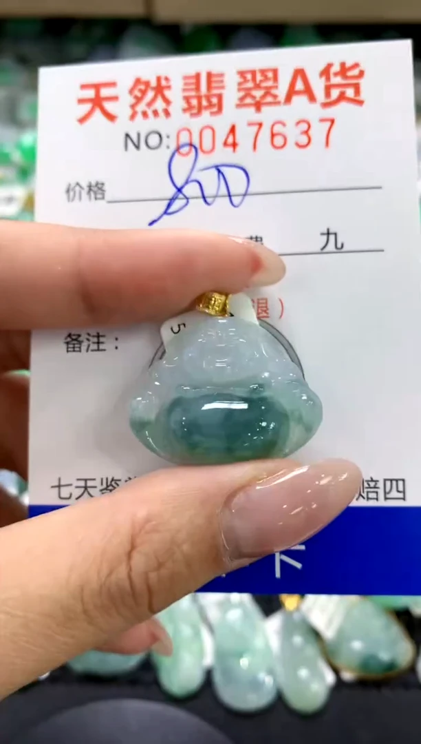 翡翠18K金镶嵌颈饰1111111111111111