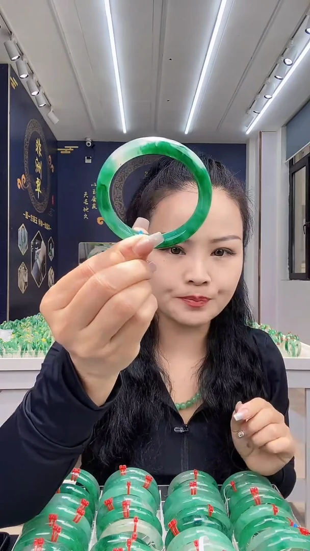 石英质玉手镯未镶嵌7