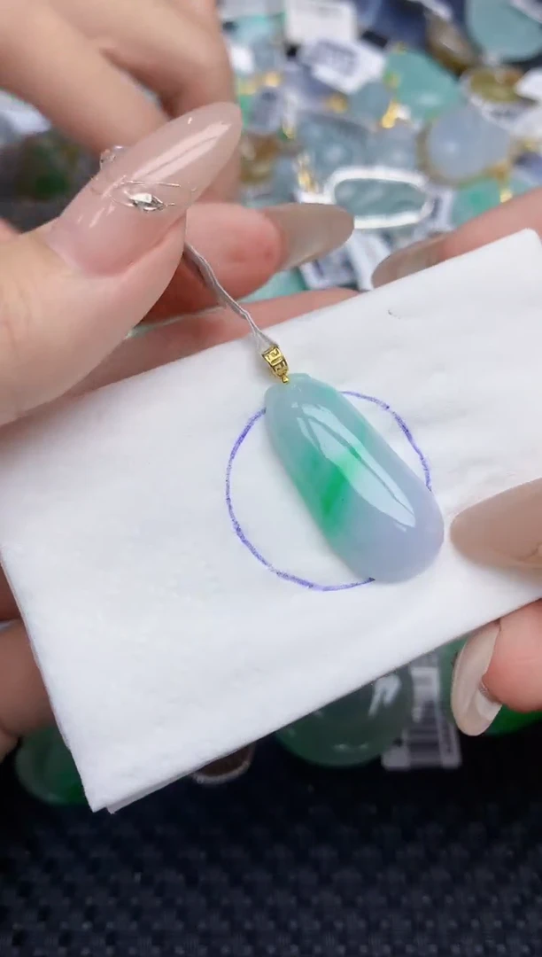 颈饰18K金镶嵌翡翠33   天然翡翠A货  百元以上9米证书费自理