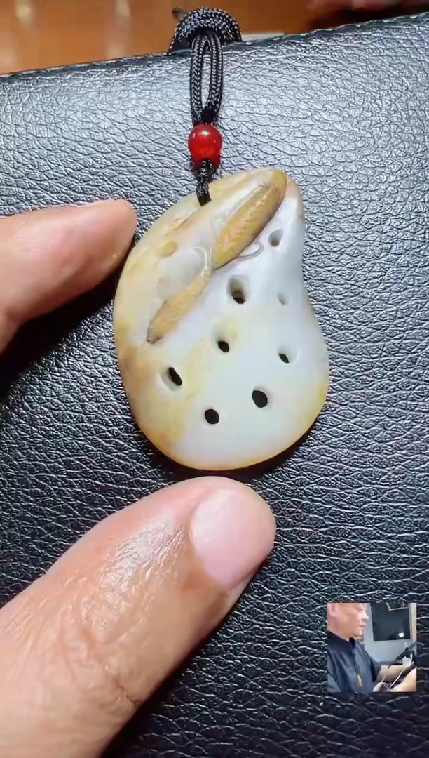 和田玉未镶嵌颈饰吊坠