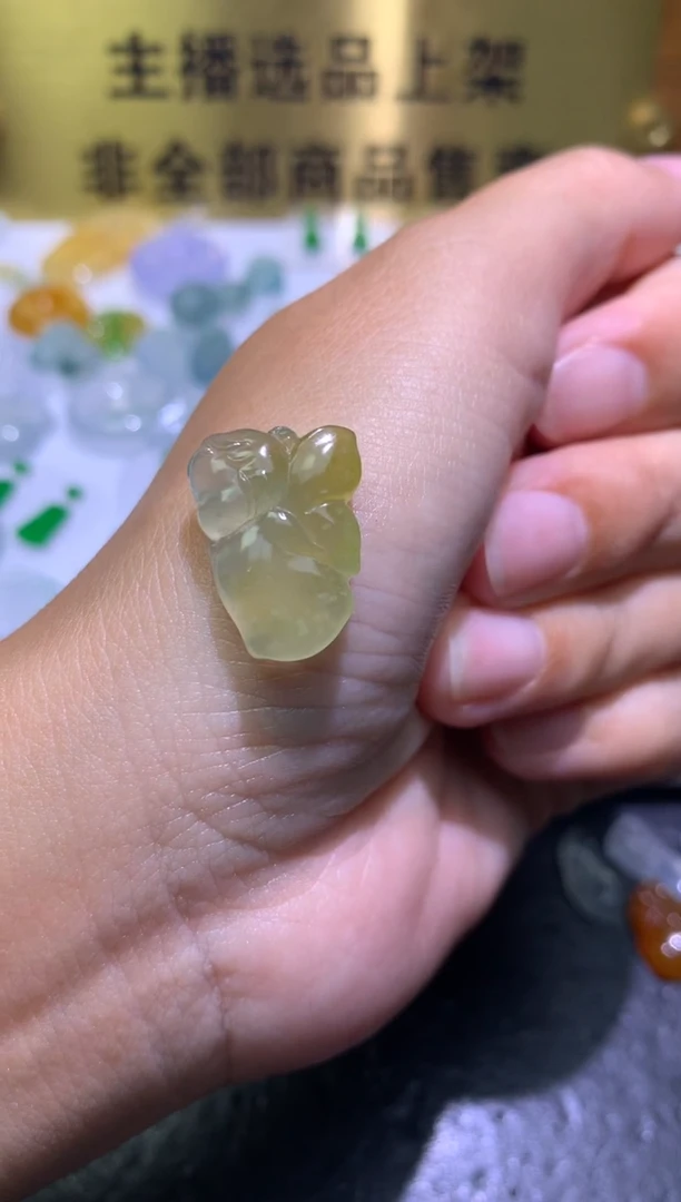 未镶嵌定制翡翠毛货