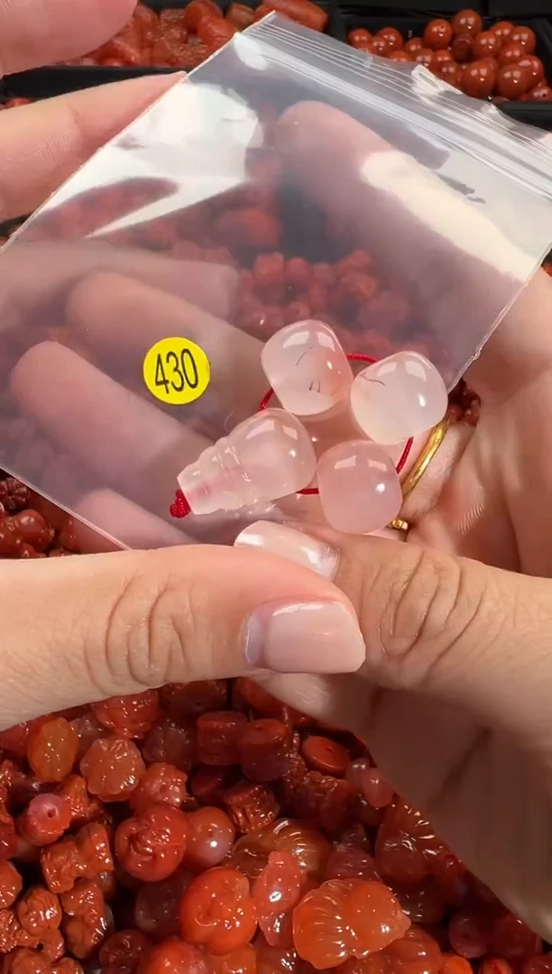 颈饰未镶嵌南红玛瑙1