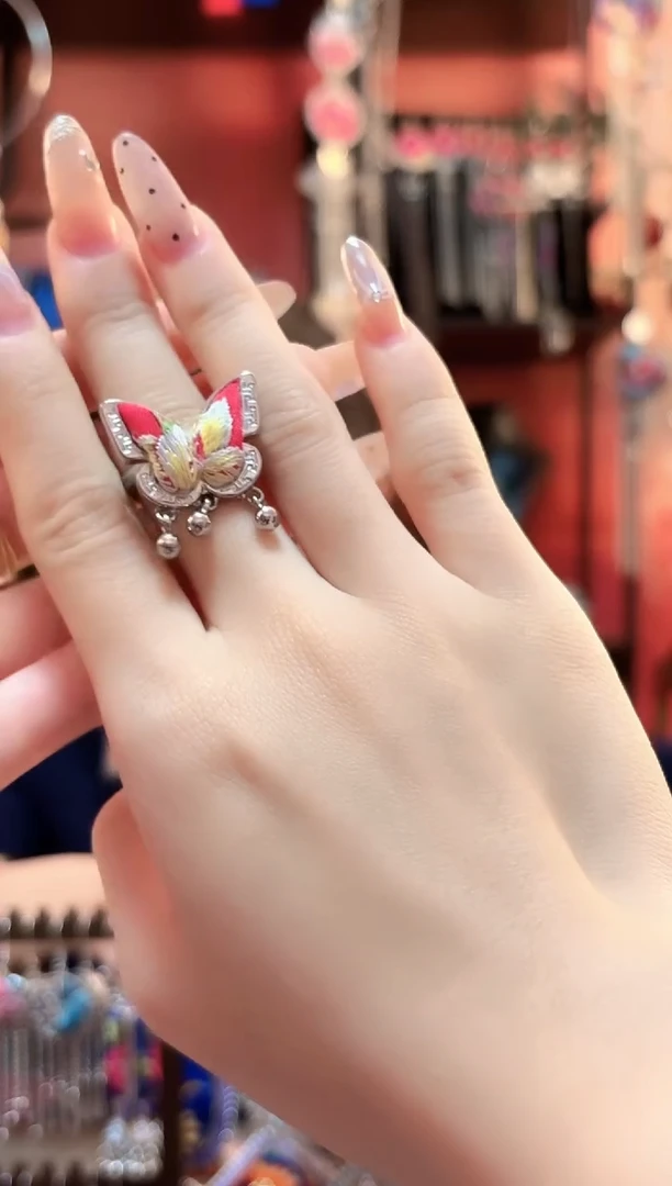 织绣云织谣民族风精美饰品   489