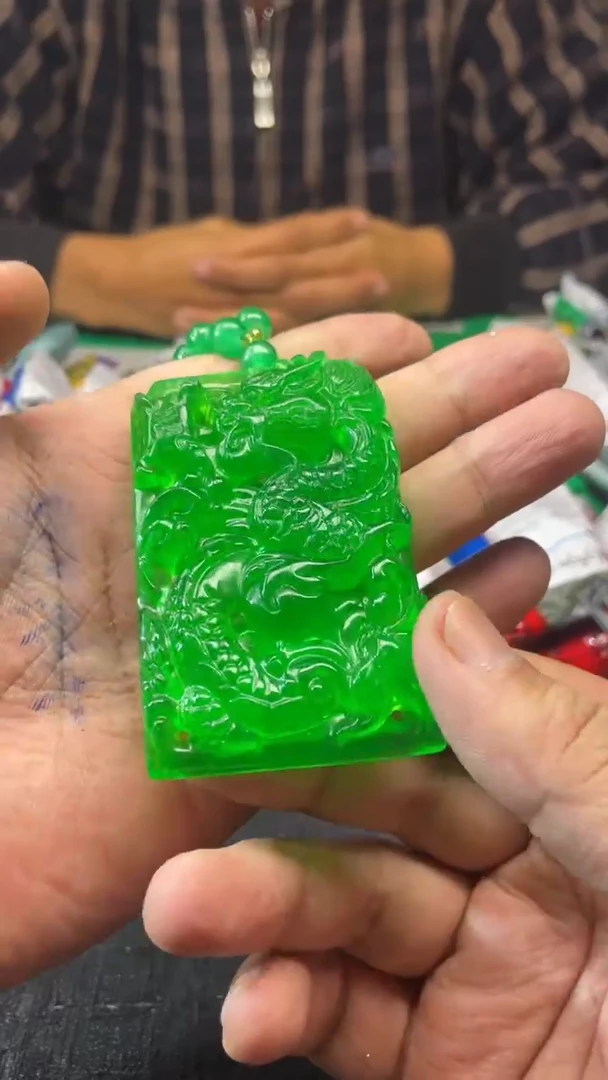 林子收货时尚吊坠AA18