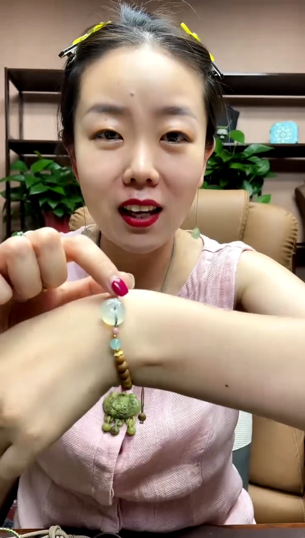 岫玉未镶嵌手牌多样性发货发其中之一