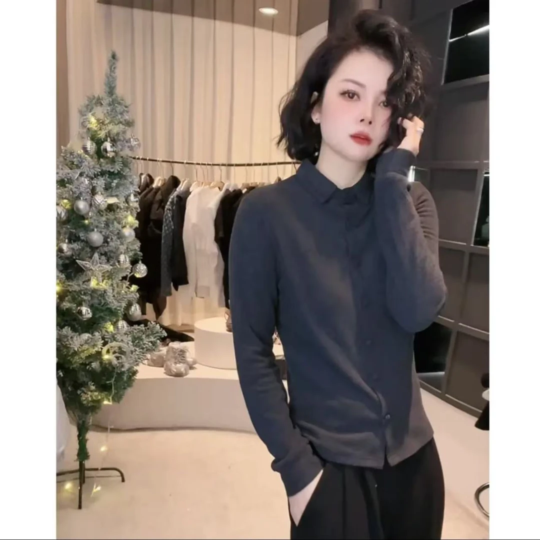 《优麦汇》Y3935秋冬款衬衫领设计感时尚百搭长袖显瘦上衣款女