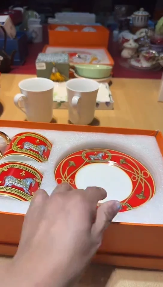 瓷片生活的本意是开心阿@@1