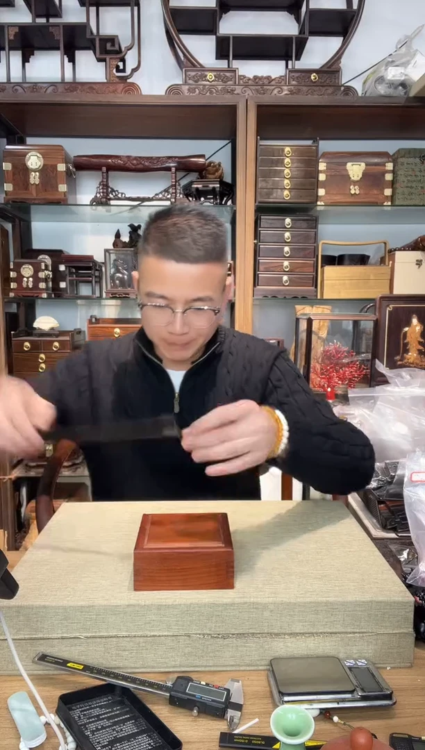 乌木类书架779红花梨正方抽拉盒  瑕疵