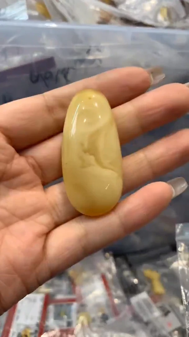 未镶嵌琥珀珠宝奇石2865