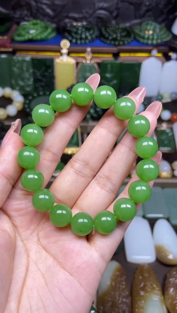 颈饰未镶嵌和田玉苹果绿手串卡12