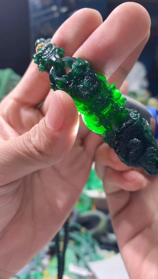 颈饰未镶嵌翡翠月*翡翠天然缅甸a货翡翠