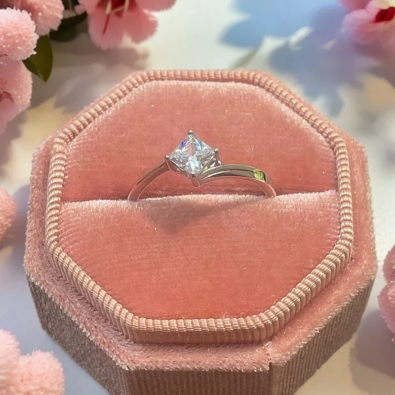 925银莫桑石戒指 光臂扭臂公主方钻戒指.xx119