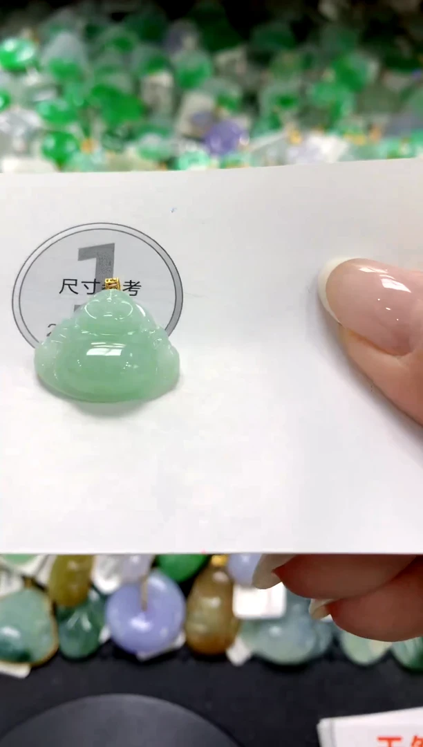 翡翠18K金镶嵌颈饰1111111111111111