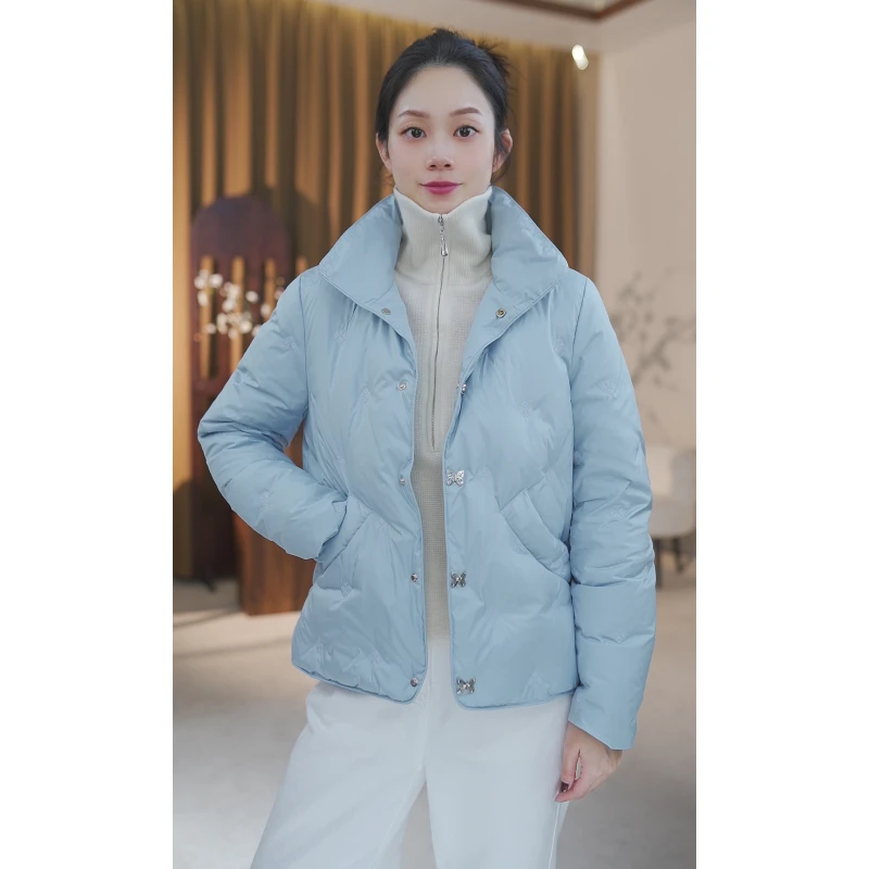 25秋冬款蝴蝶扣保暖轻盈白鹅绒服 77071