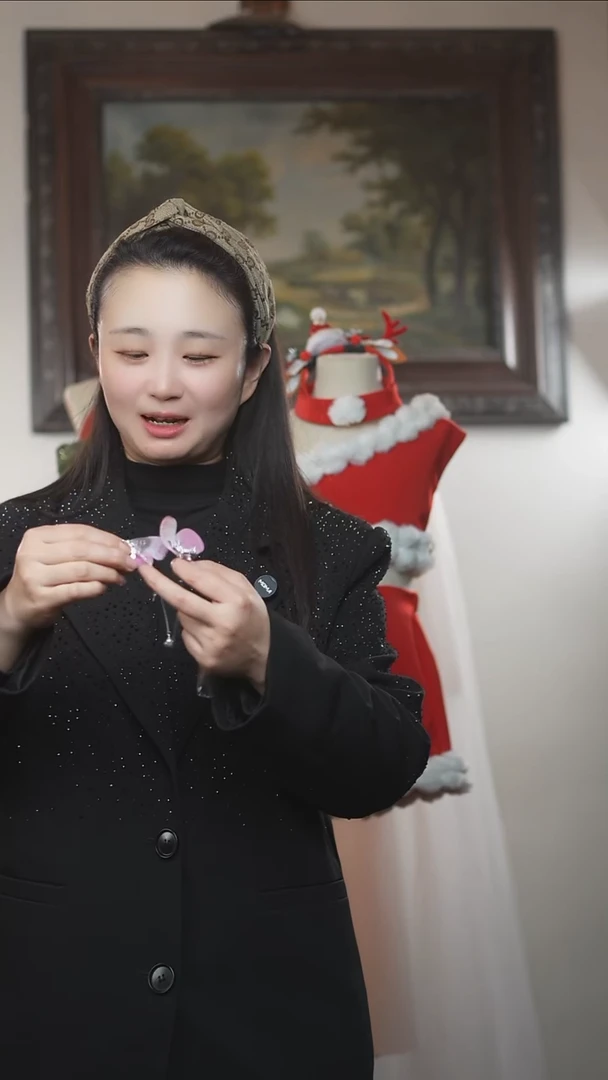 粉色蝴蝶结耳饰一对