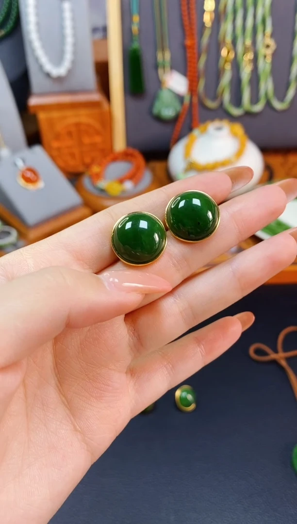 银S925镶嵌和田玉耳钉碧玉正圆大蛋面耳钉