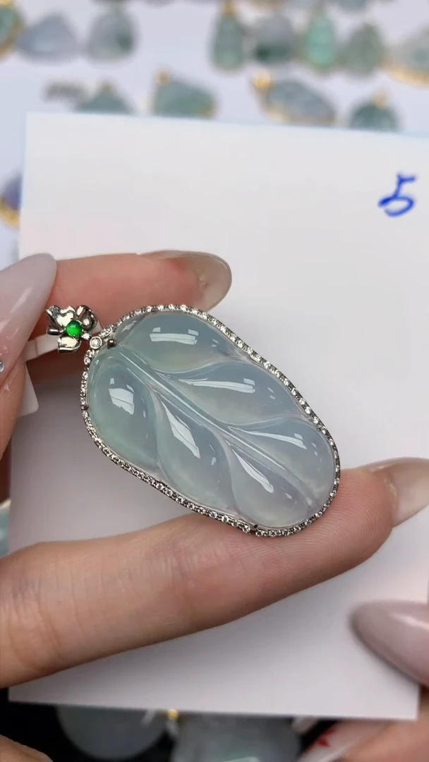 【闪购商品】翡翠颈饰18K金镶嵌天然翡翠A货
