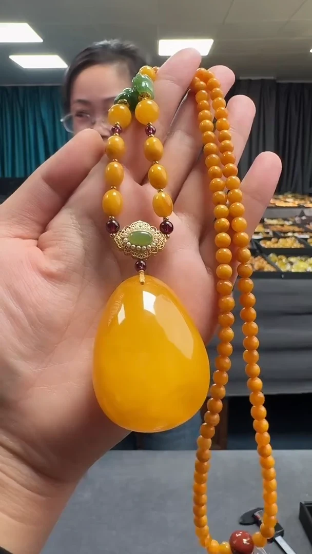 琥珀吊坠(赠链)未镶嵌天然保真蜜蜡水滴套装