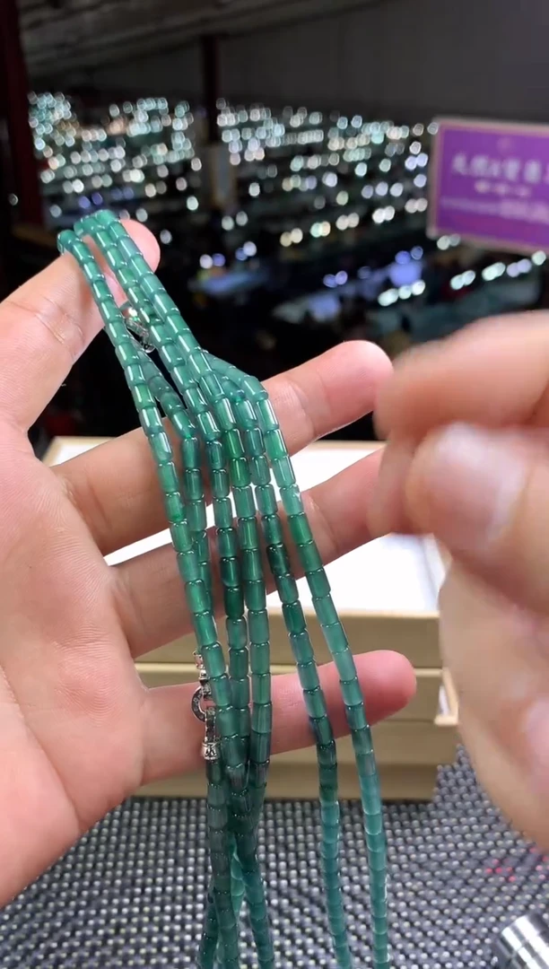 翡翠未镶嵌颈饰--25300-多样性发其一