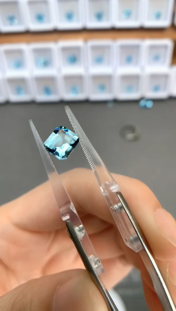 未镶嵌裸石定制海蓝宝石1.58ct 03083