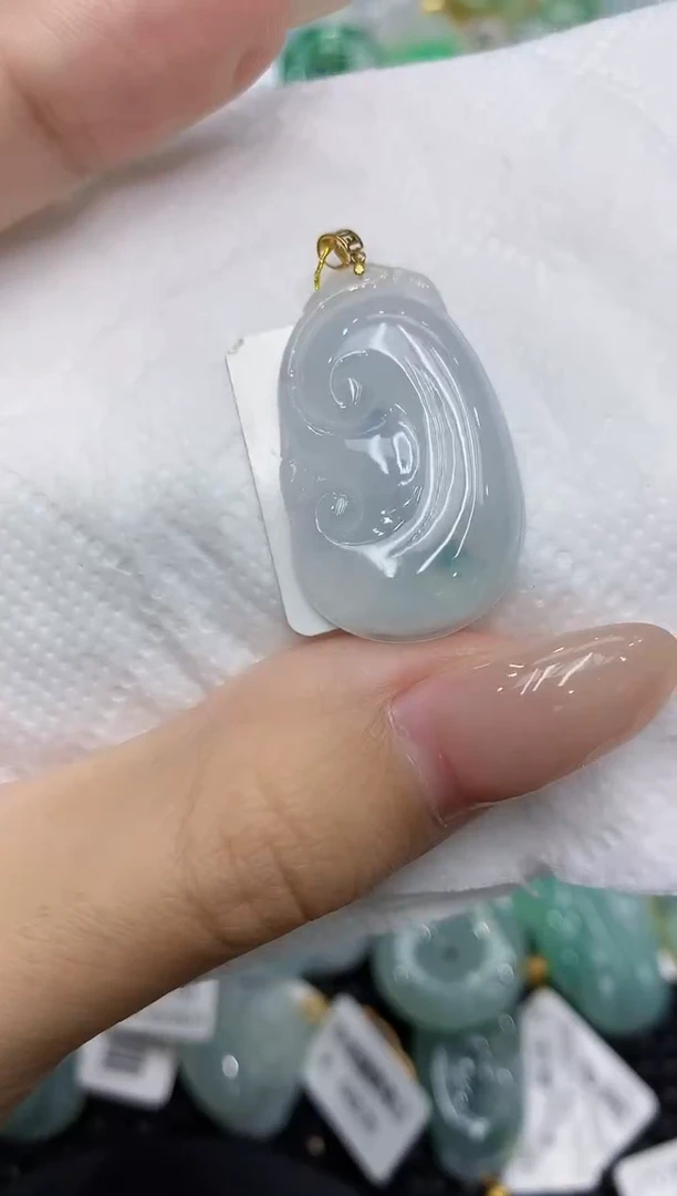 翡翠18K金镶嵌颈饰111111111111
