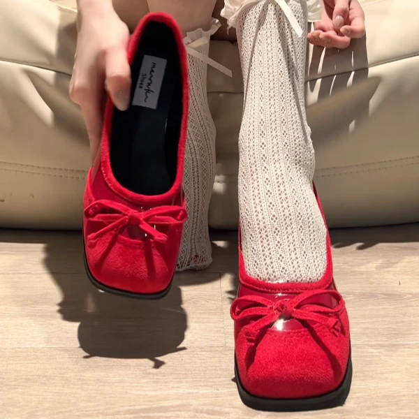 红色复古法式粗跟浅口单鞋女夏2025新款配裙子百搭芭蕾风玛丽珍鞋