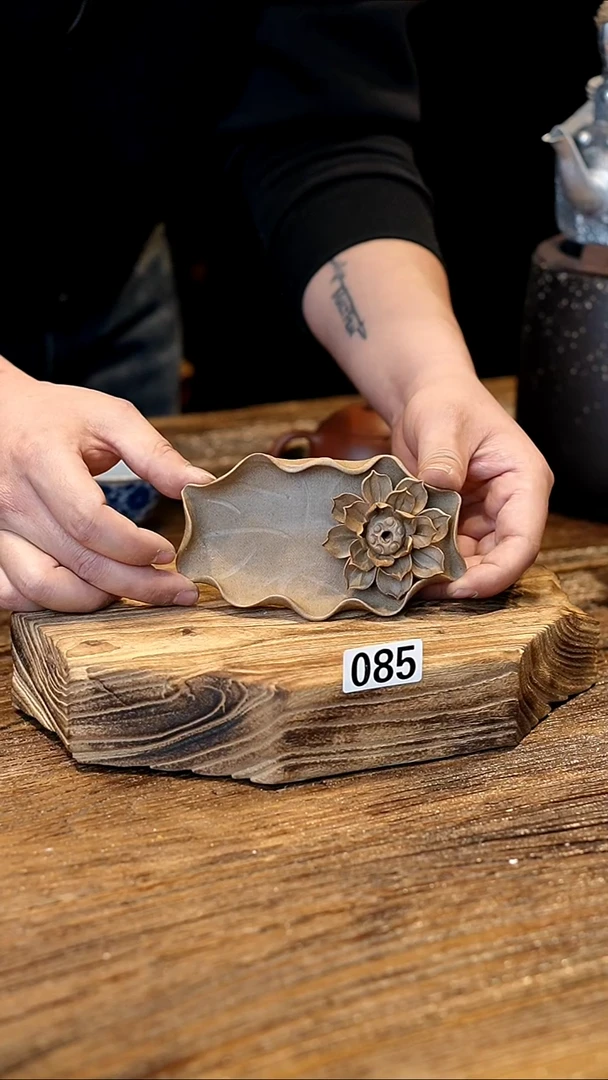 粗陶泥莲花香插粗陶泥莲花香插