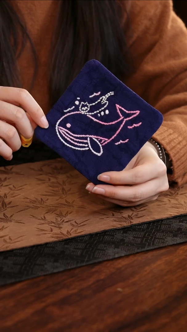 【闪购商品】织绣正方形杯垫小号鲸鱼B款