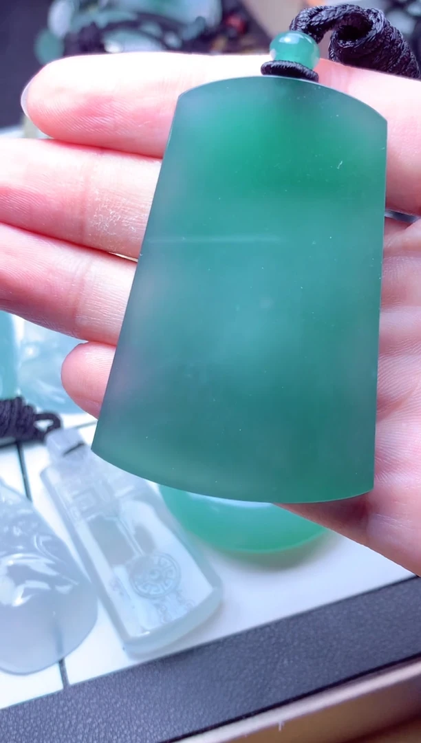 颈饰未镶嵌翡翠天然A货翡翠