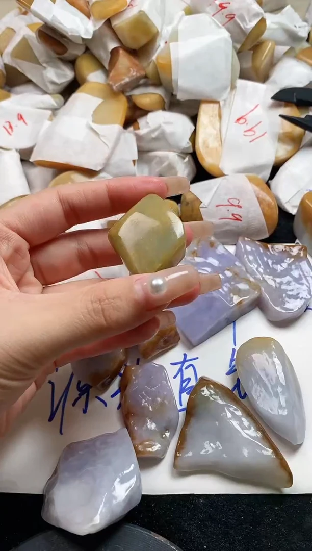 翡翠裸石翡翠挂件裸石