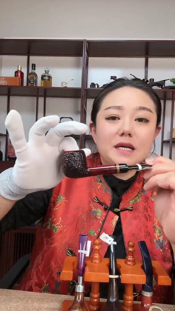 欢迎大家，有喜欢的烟斗可以让主播讲解~