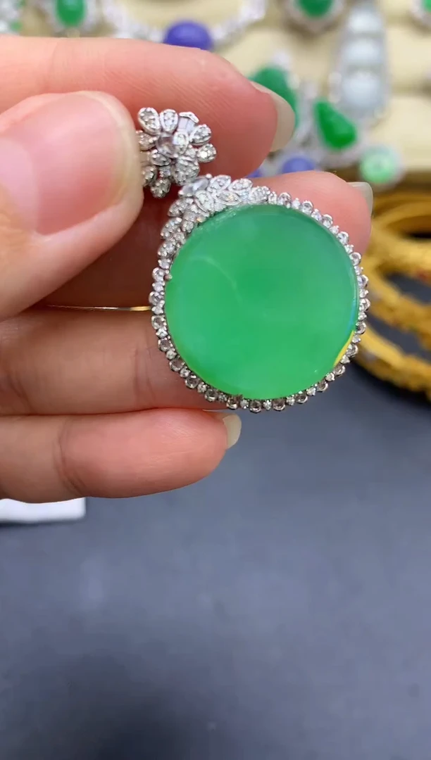 颈饰18K金镶嵌翡翠422-中国好珍宝